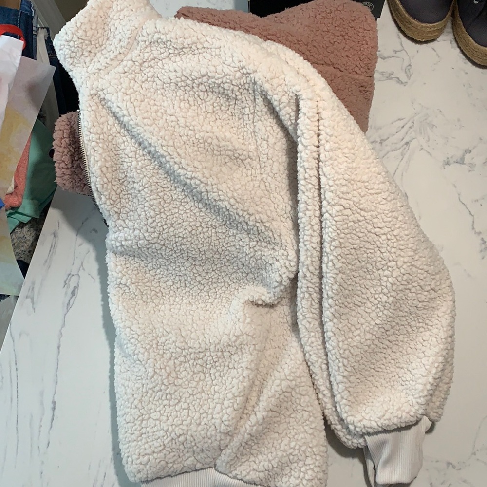American Eagle pullover. Faux Sherpa. Cream. Sz XS